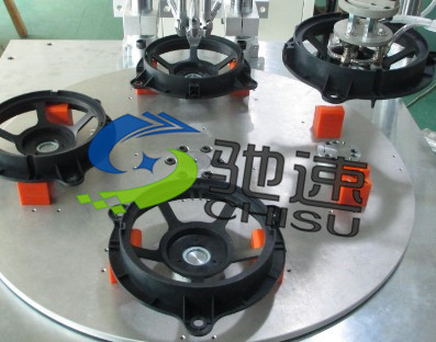 3軸轉(zhuǎn)臺式鎖螺絲機(jī)